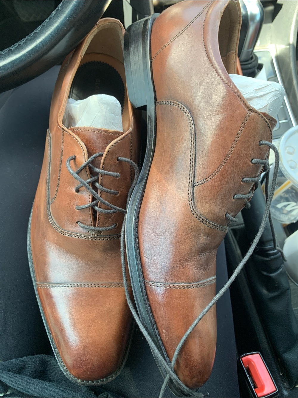 Men's Tan Leather Derby Shoes — Classic Lace-Up Style